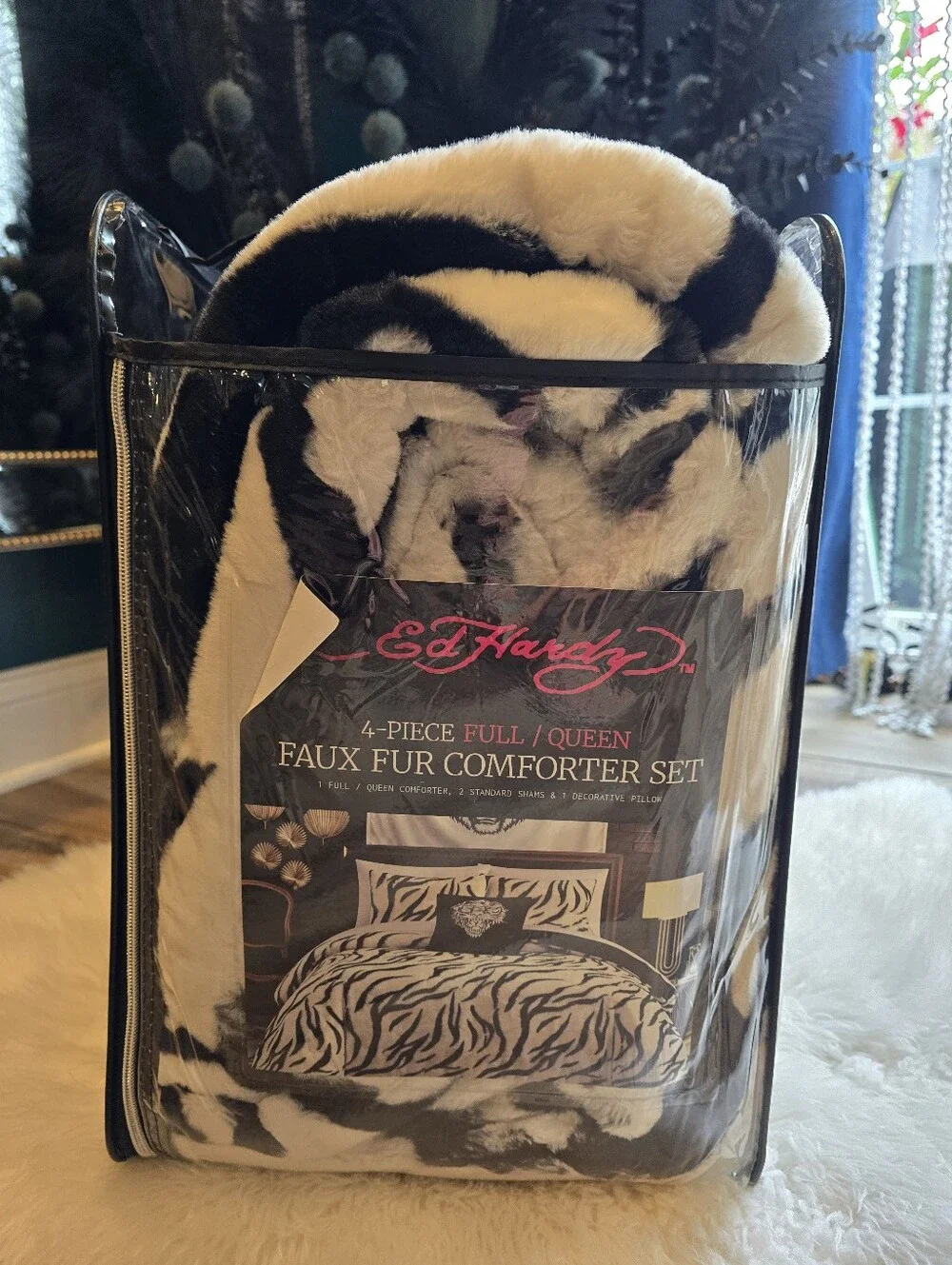 New Ed Hardy 4-Piece Luxe Faux Fur White Tiger Print Comforter Set Full/Queen